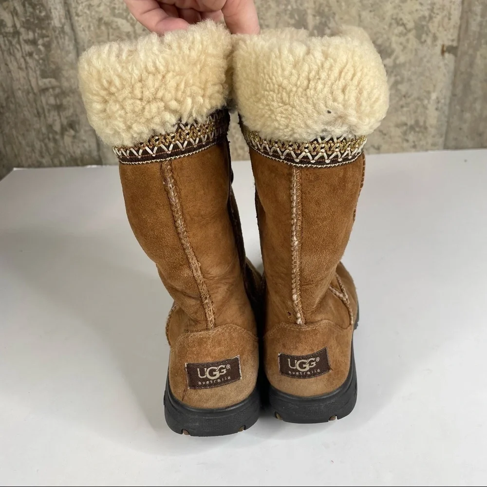 Ugg Ultimate Cuff Shearling Boots‎ Size 6